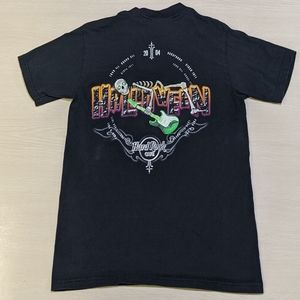 Hard Rock Cafe Halloween 2004 men's size small t-shirt.
